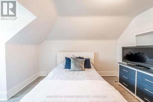 741 Third Avenue, Peterborough, ON - Indoor Photo Showing Bedroom
