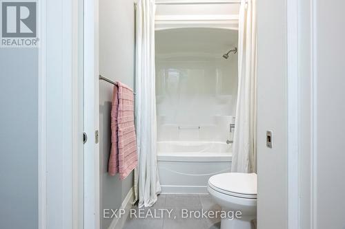 308286 Hockley Road, Mono, ON - Indoor Photo Showing Bathroom