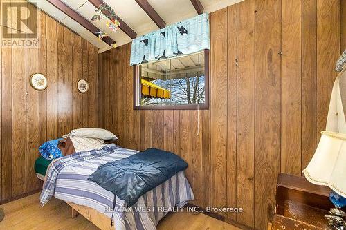 151 Magee Lane, Grey Highlands, ON - Indoor Photo Showing Bedroom