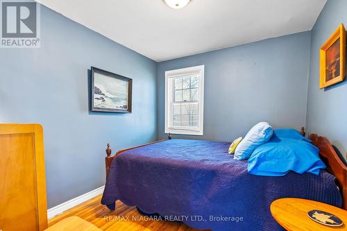 13165 Lakeshore Road, Wainfleet, ON - Indoor Photo Showing Bedroom