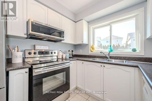 138 Marion St, Shelburne, ON - Indoor Photo Showing Kitchen With Double Sink