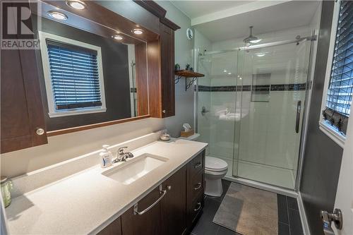 6876 Lalonde Boulevard, Summerstown, ON - Indoor Photo Showing Bathroom