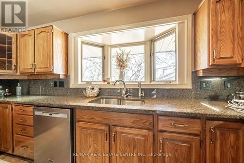 576 Dunbar Rd, Kitchener, ON - Indoor Photo Showing Kitchen With Double Sink