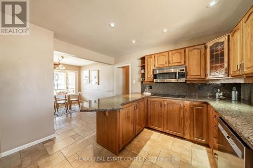 576 Dunbar Road, Kitchener, ON - Indoor Photo Showing Kitchen