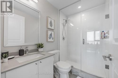 2615 - 35 Watergarden Drive, Mississauga, ON - Indoor Photo Showing Bathroom