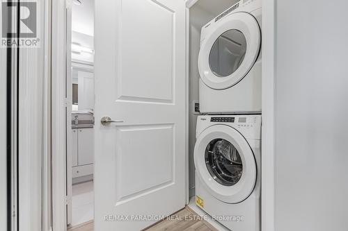 2615 - 35 Watergarden Drive, Mississauga, ON - Indoor Photo Showing Laundry Room