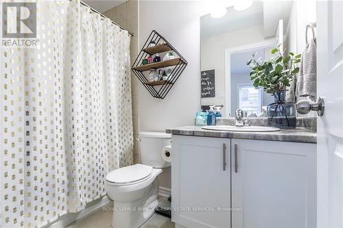 #8 -219 Dundas St E, Hamilton, ON - Indoor Photo Showing Bathroom