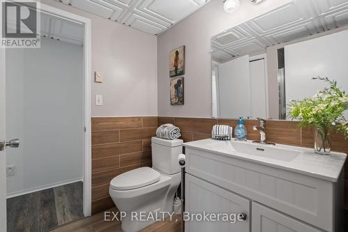 10 Tiny Beaches Road S, Tiny, ON - Indoor Photo Showing Bathroom