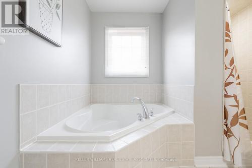 320 Edenbrook Hill Drive, Brampton, ON - Indoor Photo Showing Bathroom