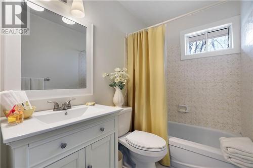 514 Fortington Street, Renfrew, ON - Indoor Photo Showing Bathroom