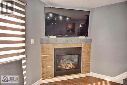 3070 Meadowbrook Lane Unit# 1, Windsor, ON - Indoor With Fireplace