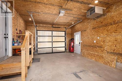 504252 Grey Road 12, West Grey, ON - Indoor Photo Showing Garage