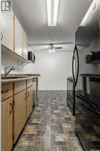 738 310 Stillwater Drive, Saskatoon, SK - Indoor Photo Showing Kitchen