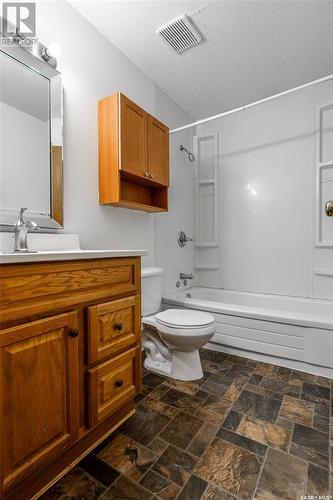 738 310 Stillwater Drive, Saskatoon, SK - Indoor Photo Showing Bathroom