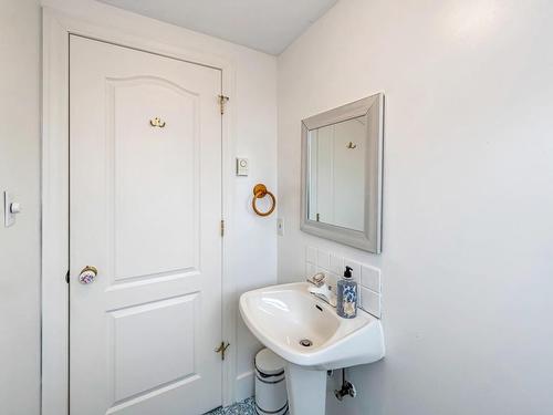 283 Dogwood Dr, Ladysmith, BC - Indoor Photo Showing Bathroom