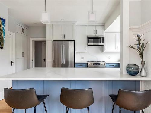 1067 St. David St, Oak Bay, BC - Indoor Photo Showing Kitchen With Upgraded Kitchen