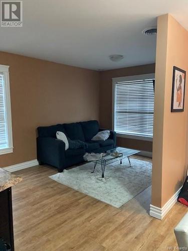 424 Preistman Street, Fredericton, NB - Indoor Photo Showing Living Room
