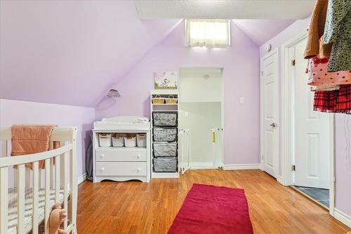 28 Argyle Avenue, Hamilton, ON - Indoor Photo Showing Bedroom