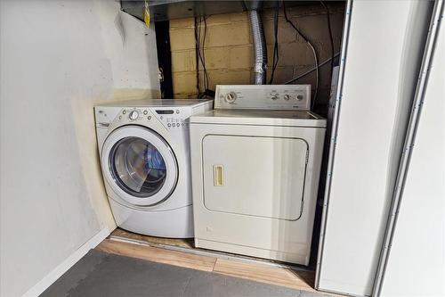 28 Argyle Avenue, Hamilton, ON - Indoor Photo Showing Laundry Room