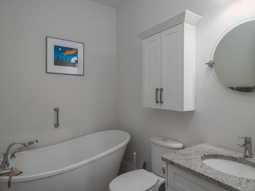 68-300 Grosskleg Way, Lake Cowichan, BC - Indoor Photo Showing Bathroom