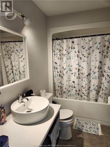 50 Jordan Cres, Moncton, NB - Indoor Photo Showing Bathroom