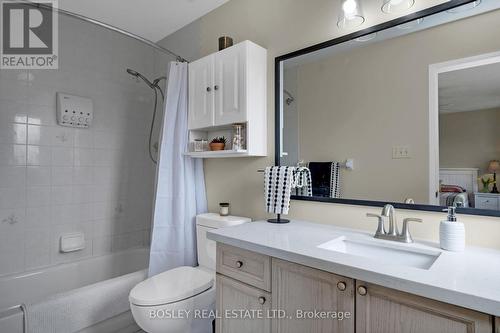 10 Standish St, Halton Hills, ON - Indoor Photo Showing Bathroom