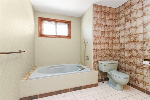 22 Glen Park Court, Hamilton, ON - Indoor Photo Showing Bathroom
