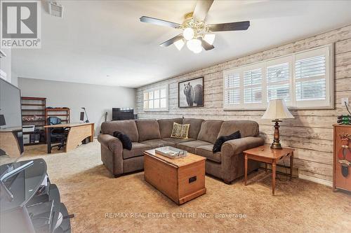 30 Jardine Cres, Clearview, ON - Indoor Photo Showing Living Room