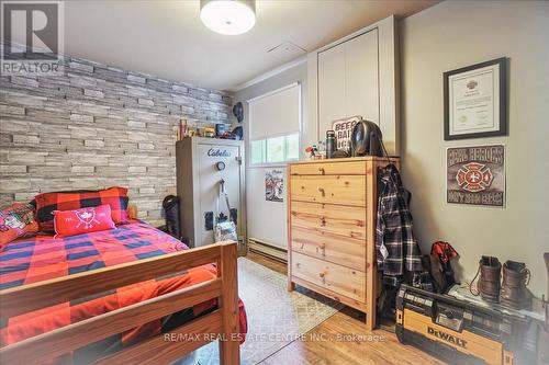 30 Jardine Cres, Clearview, ON - Indoor Photo Showing Bedroom