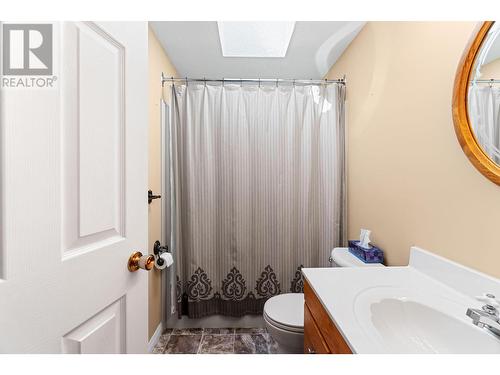 2932 Buckley Road Unit# 62, Sorrento, BC - Indoor Photo Showing Bathroom