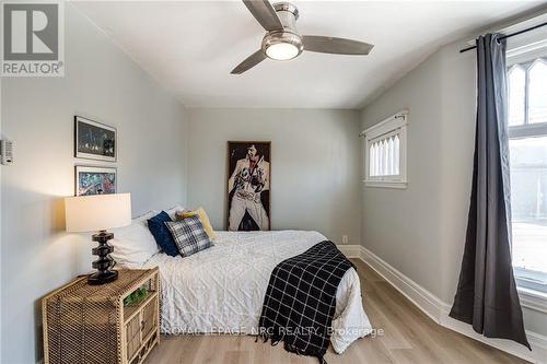 153 Balsam Avenue S, Hamilton, ON - Indoor Photo Showing Bedroom