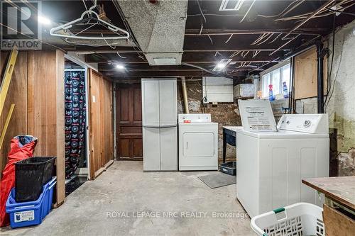 153 Balsam Avenue S, Hamilton, ON - Indoor Photo Showing Laundry Room