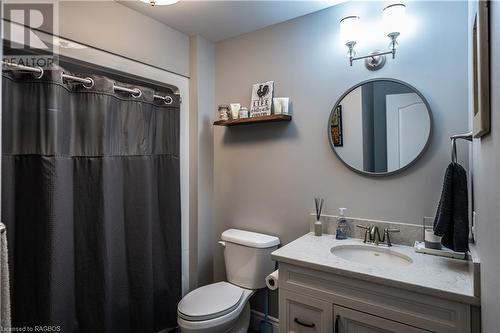 Main floor 4pc bath - 5083 Bruce Road 3, Saugeen Shores, ON - Indoor Photo Showing Bathroom