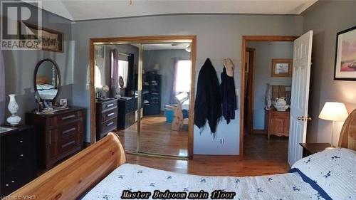 master bedroom - 230 Burke Drive, Mattawa, ON - Indoor Photo Showing Bedroom