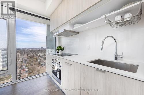 #3204 -5 Soudan Ave, Toronto, ON - Indoor Photo Showing Kitchen With Upgraded Kitchen