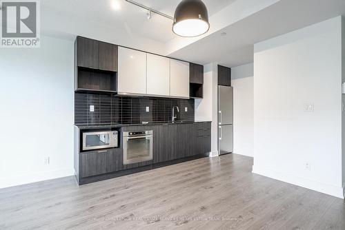 #210 -99 The Donway West Rd, Toronto, ON - Indoor Photo Showing Kitchen