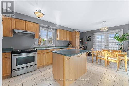 148 Cunningham Dr, Barrie, ON - Indoor Photo Showing Kitchen With Double Sink