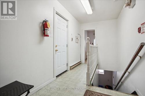 4 Cora St E, Huntsville, ON - Indoor Photo Showing Other Room