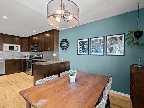 541 Gleneagles Drive, Kamloops, BC - Indoor Photo Showing Dining Room