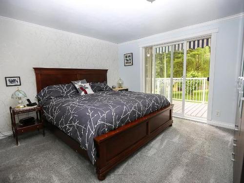 801 Leonie Creek Road, Barriere, BC - Indoor Photo Showing Bedroom