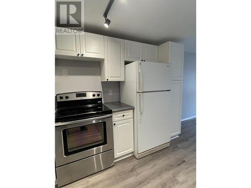 4423 E 53 Avenue, Fort Nelson, BC - Indoor Photo Showing Kitchen