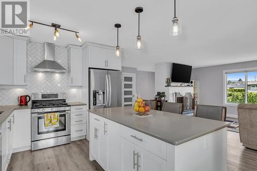 4330 San Michelle Court, Kelowna, BC - Indoor Photo Showing Kitchen With Upgraded Kitchen
