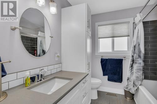 4330 San Michelle Court, Kelowna, BC - Indoor Photo Showing Bathroom
