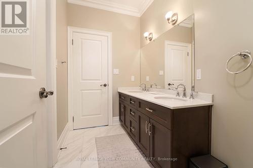 76 Elm Grove Ave, Richmond Hill, ON - Indoor Photo Showing Bathroom