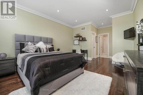 76 Elm Grove Ave, Richmond Hill, ON - Indoor Photo Showing Bedroom