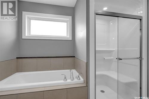 105 Oxbow Crescent, Regina, SK - Indoor Photo Showing Bathroom