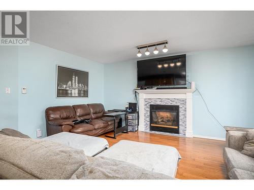 4416 9 Street, Vernon, BC - Indoor Photo Showing Living Room With Fireplace
