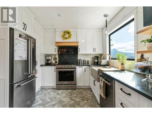 2740 25Th Avenue Ne, Salmon Arm, BC - Indoor Photo Showing Kitchen With Stainless Steel Kitchen