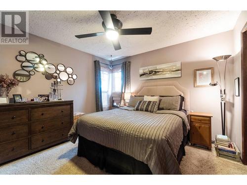 2740 25Th Avenue Ne, Salmon Arm, BC - Indoor Photo Showing Bedroom