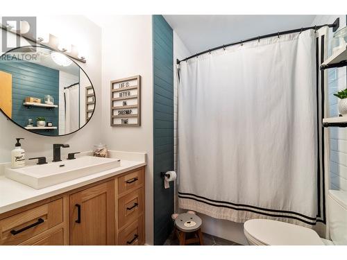 2740 25Th Avenue Ne, Salmon Arm, BC - Indoor Photo Showing Bathroom